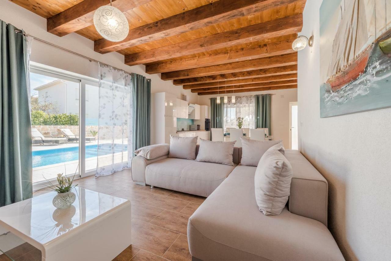 Villa Delozija Sukosan Ngoại thất bức ảnh